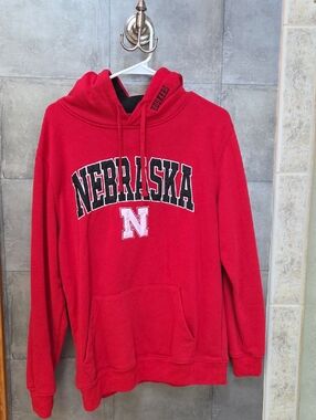 Colosseum Red Nebraska Huskets  Hoodie with Front Pocket Size M Medium